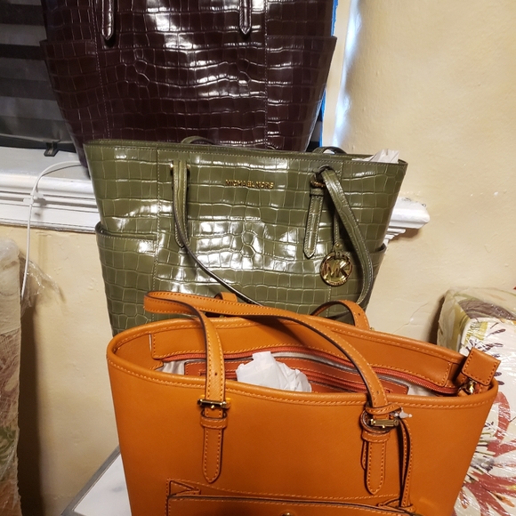 Mk handbags - Picture 1 of 2